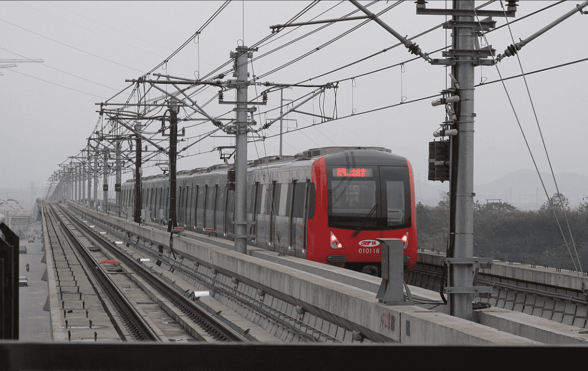 从信号控制到车厢WiFi：工控小主机的轨道物联网“一机多能”神话